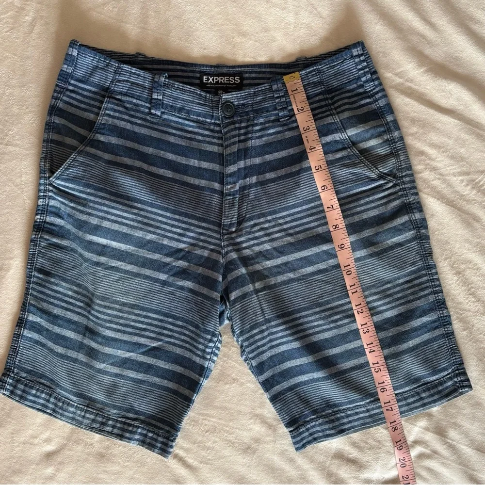 Express Shorts in Blue Stripes Size 28